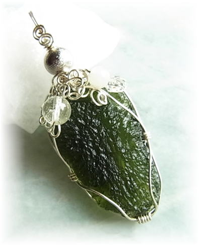 モルダバイトシナジーペンダント2